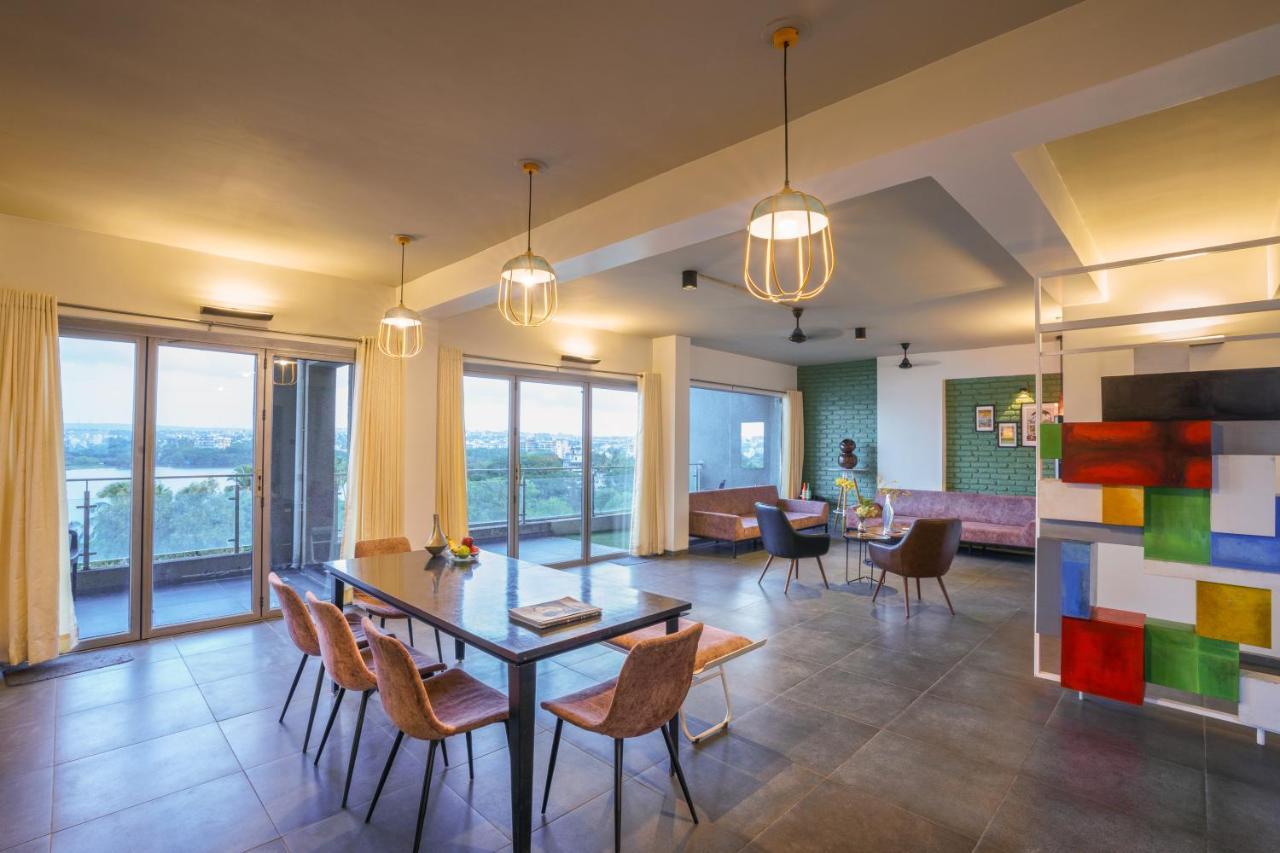Grey Stone - Lakefront Penthouse Family Rooms Kolhapur Buitenkant foto
